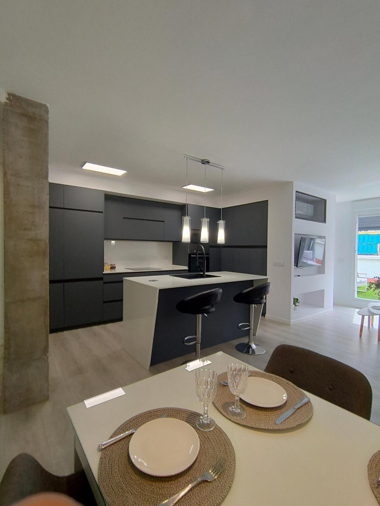 Casa Mallen, Con Amplia Terraza, En El Barrio De Nervion Sevilla Eksteriør billede