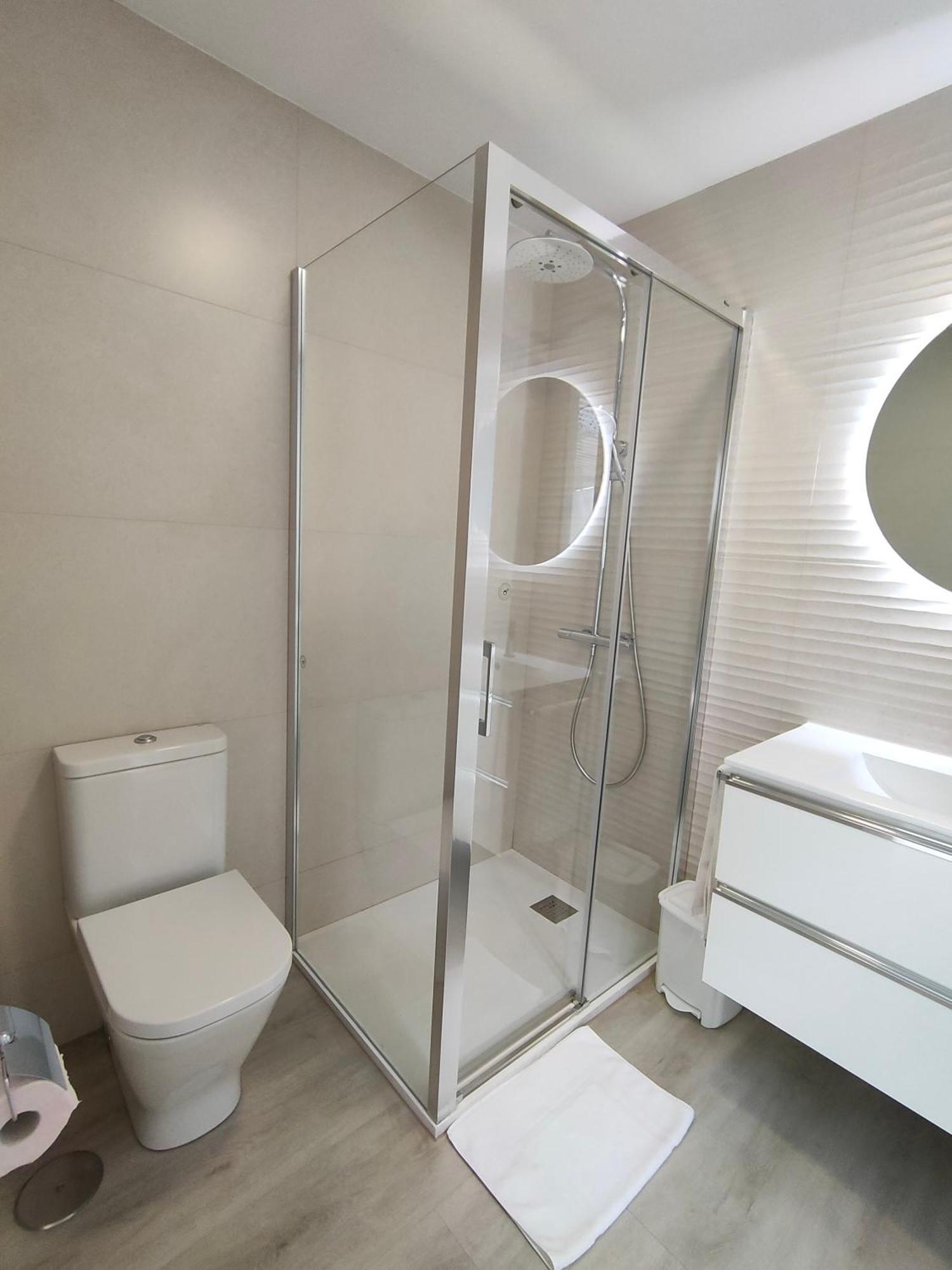 Casa Mallen, Con Amplia Terraza, En El Barrio De Nervion Sevilla Eksteriør billede
