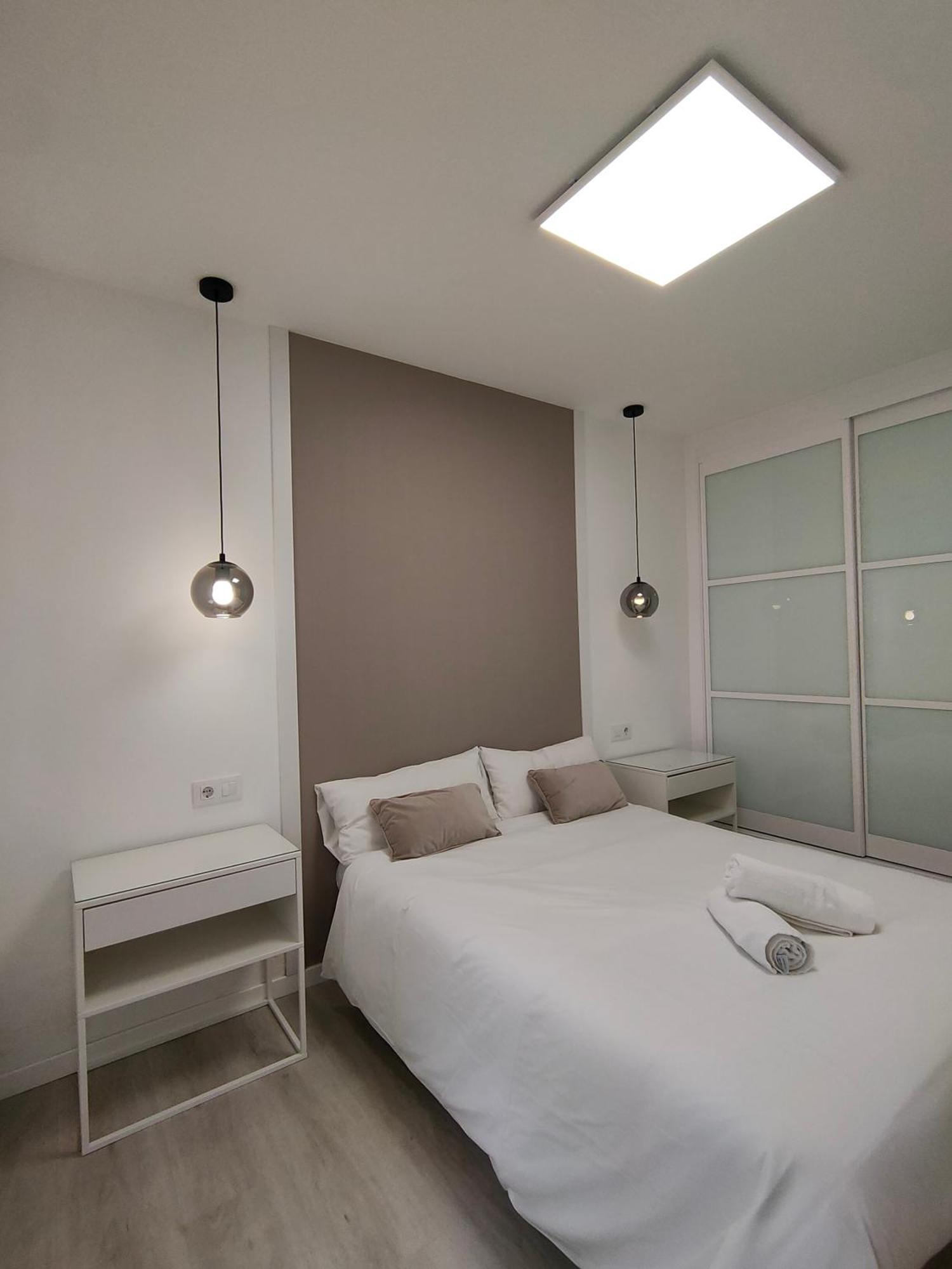Casa Mallen, Con Amplia Terraza, En El Barrio De Nervion Sevilla Eksteriør billede