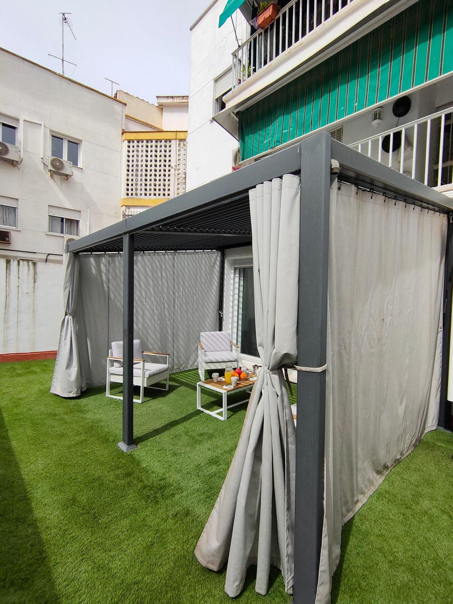 Casa Mallen, Con Amplia Terraza, En El Barrio De Nervion Sevilla Eksteriør billede