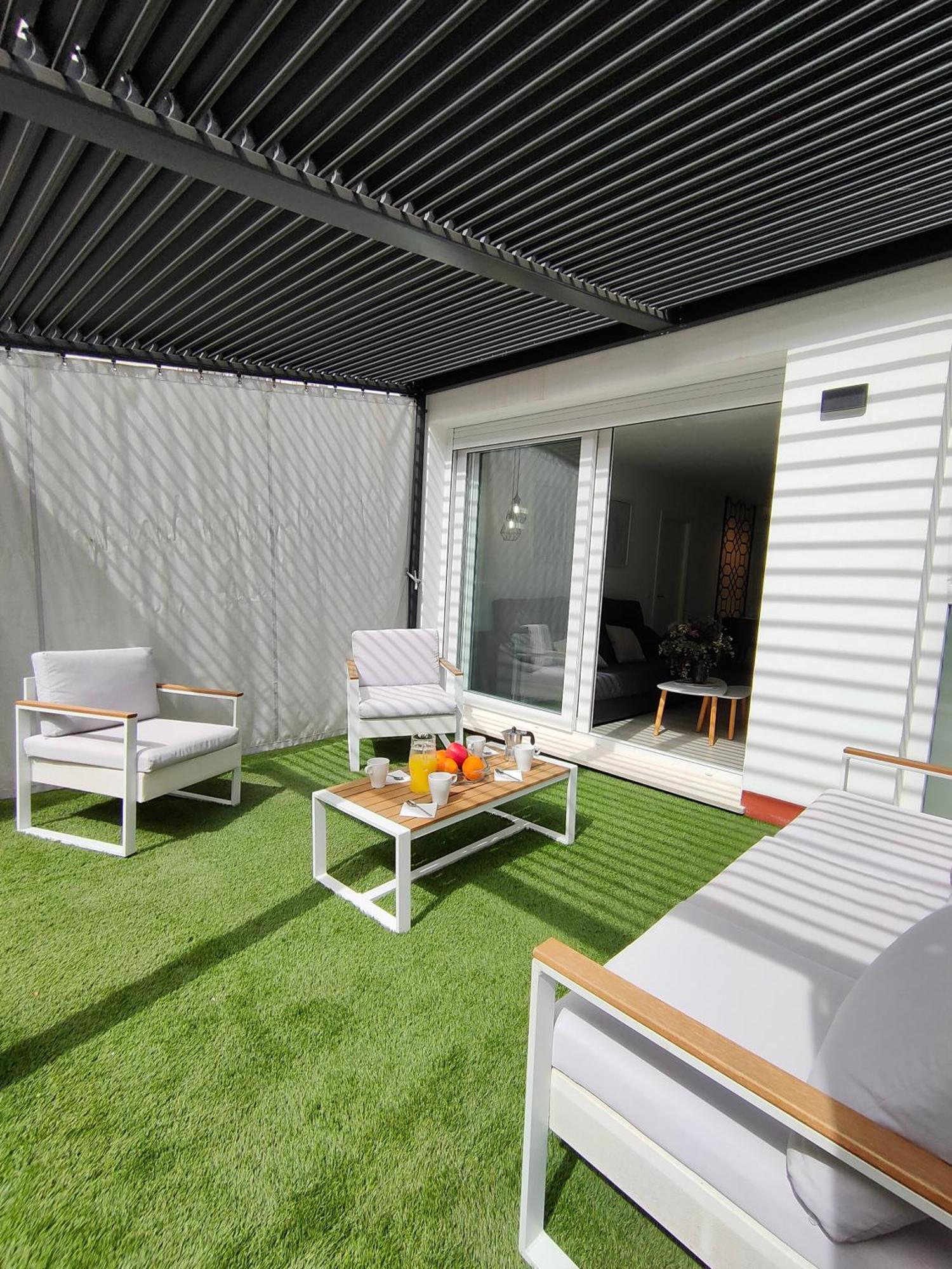 Casa Mallen, Con Amplia Terraza, En El Barrio De Nervion Sevilla Eksteriør billede